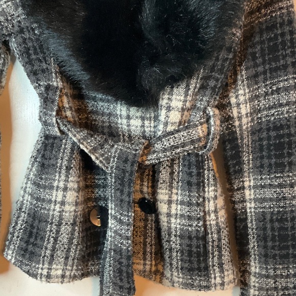 Maurices Black and Gray Plaid Trench Coat with Faux Fur Collar - Picture 2 of 12